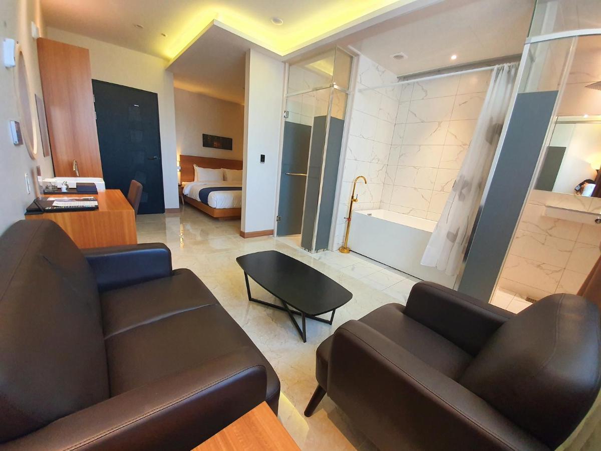 Benikea Hotel Yangsan Exterior photo